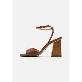 スティーブ マデン レディース サンダル シューズ ROZLYN - Sandals - brown