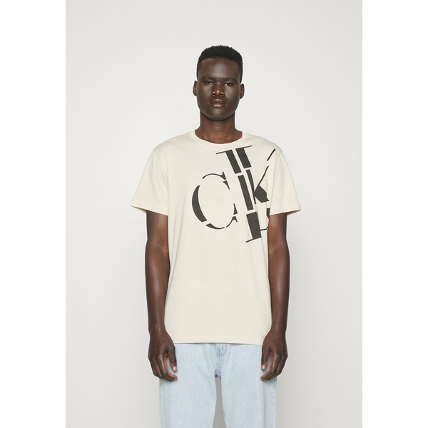 カルバンクライン メンズ Tシャツ トップス REGULAR FIT TEE - Print T-shirt - classic beige