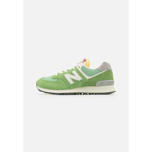 j[oX fB[X Xj[J[ V[Y U574 UNISEX - Trainers - green