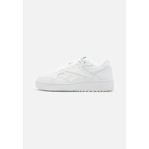 [{bN fB[X Xj[J[ V[Y ATR CHILL - Trainers - footwear white