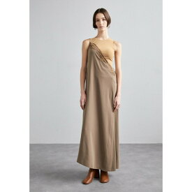 マルタンマルジェラ レディース ワンピース トップス DRESS - Maxi dress - mud brown/camel