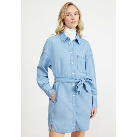 トミーヒルフィガー レディース ワンピース トップス BELTED SHIRT DRESS - Denim dress - denim medium