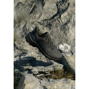 �A�f�B�_�X �e���b�N�X �����Y �n�C�L���O �X�|�[�c SKYCHASER AX5 - Hiking shoes - core black/carbon