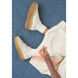 �A�f�B�_�X�I���W�i���X ���f�B�[�X �X�j�[�J�[ �V���[�Y GAZELLE BOLD W - Trainers - grey/cream white