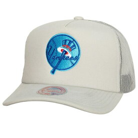 ミッチェル&ネス メンズ 帽子 アクセサリー New York Yankees Mitchell & Ness Curveball Trucker Snapback Hat Gray