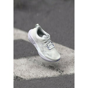 �A�V�b�N�X ���f�B�[�X �X�j�[�J�[ �V���[�Y NOVABLAST 5 - Road running shoes - white/lilac hint