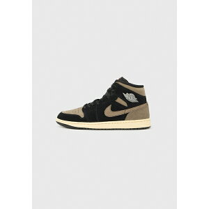 �W���[�_�� �����Y �X�j�[�J�[ �V���[�Y AIR JORDAN 1 MID SE - High-top trainers - black/olive grey/wild mango