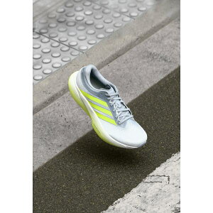 �A�f�B�_�X �����Y �X�j�[�J�[ �V���[�Y SUPERNOVA RISE 3 - Road running shoes - halo silver-coloured/solar yellow/footwear white