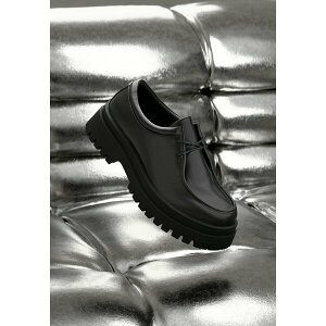 ���A�^�[�� �����Y �h���X�V���[�Y �V���[�Y Lace-ups - black