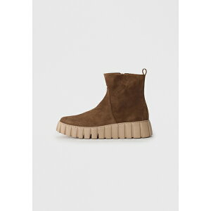 K{[ RtH[g fB[X u[c V[Y Platform ankle boots - whisky