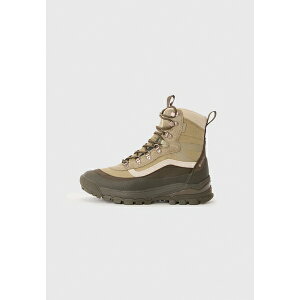 oY fB[X u[c V[Y SNOW KICKER GORE TEX UNISEX - Winter boots - bay leaf