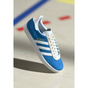 AfB_XIWiX Y tBbglX X|[c GAZELLE - Indoor football boots - real madrid/bluebird/footwear white/crew yellow
