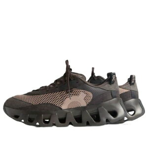 On Running �I�� �����j���O �����Y �X�j�[�J�[ �yOn Running x KITH K-Tech 2 'Thorn Ganache' 3MG10844969�z �T�C�Y US_8(26.0cm)