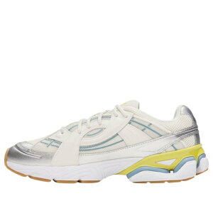 Under Armour �A���_�[�A�[�}�[ �����Y �X�j�[�J�[ �yUnder Armour Sola 'Stone White' 6005284-280�z �T�C�Y US_7(25.0cm)
