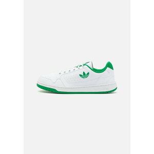 AfB_XIWiX fB[X Xj[J[ V[Y NY 90 UNISEX - Trainers - footwear white/green