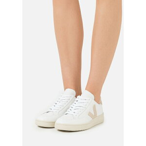 ���F�W�� ���f�B�[�X �X�j�[�J�[ �V���[�Y V-12 - Trainers - extra white/sable