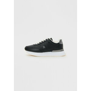 g~[ qtBK[ fB[X Xj[J[ V[Y CHIC FASHION - Trainers - black