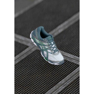 AVbNX Y Xj[J[ V[Y GEL CUMULUS 16 UNISEX - Trainers - white/ironclad