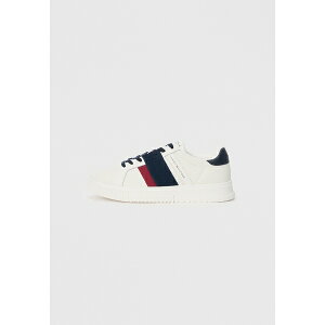 g~[ qtBK[ Y Xj[J[ V[Y SUPERCUP - Trainers - ecru