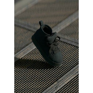 AfB_XIWiX fB[X Xj[J[ V[Y CAMPUS 00S WTR - High-top trainers - core black/carbon