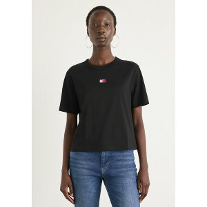 �g�~�[�q���t�B�K�[ ���f�B�[�X T�V���c �g�b�v�X BADGE TEE - Basic T-shirt - black