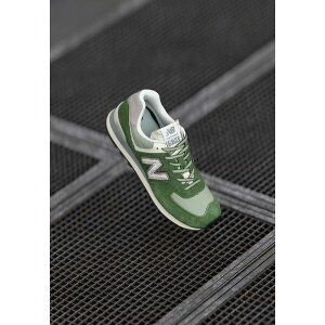 �j���[�o�����X �����Y �X�j�[�J�[ �V���[�Y U574 UNISEX - Trainers - dark alpine green