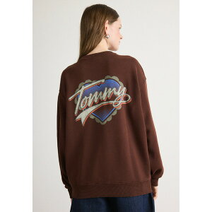 g~[qtBK[ fB[X p[J[EXEFbgVc AE^[ WASH HEART CREW - Sweatshirt - rich brown