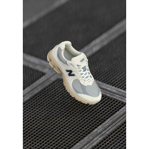 j[oX Y Xj[J[ V[Y U2002 UNISEX - Trainers - beige