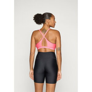 A_[A[}[ fB[X tBbglX X|[c CROSSBACK LOW - Light support sports bra - super pink/white