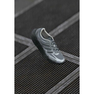 AfB_XIWiX Y Xj[J[ V[Y ADIZERO ARUKU UNISEX - Trainers - silver-coloured metallic/grey three/grey five