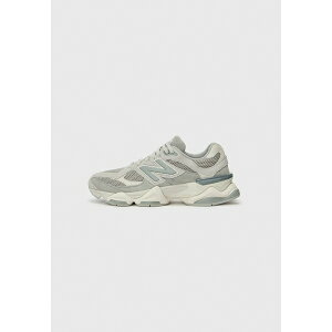 �j���[�o�����X �����Y �X�j�[�J�[ �V���[�Y 9060 UNISEX - Trainers - slate grey