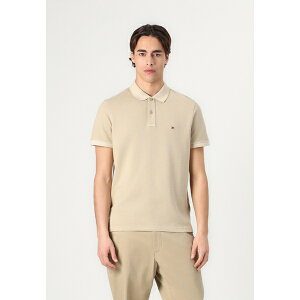 g~[ qtBK[ Y T_ V[Y REGULAR FIT - Polo shirt - sandalwood