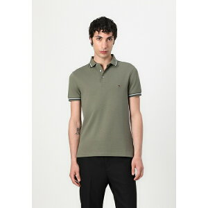 g~[ qtBK[ Y T_ V[Y TIPPED SLIM FIT SEASONAL - Polo shirt - battle green