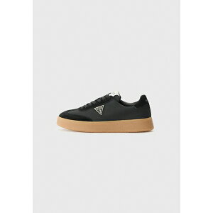 QX Y Xj[J[ V[Y WIMAN - Trainers - black