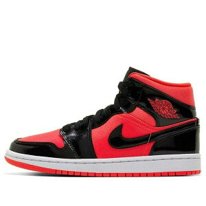 Air Jordan �W���[�_�� ���f�B�[�X �X�j�[�J�[ Bright Crimson/Black �y(WMNS) Air Jordan 1 Mid 'Hot Punch' BQ6472-600�z �T�C�Y US_9.5(26.5cm)