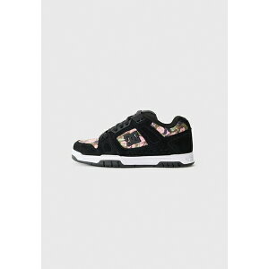 fB[V[ fB[X Xj[J[ V[Y STAG - Skate shoes - black/light pink