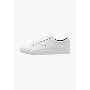 トミー ヒルフィガー メンズ スニーカー シューズ ESSENTIAL - Trainers - white