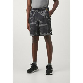 ナイキ メンズ カジュアルパンツ ボトムス FORM SHORT CAMO - Sports shorts - black/white