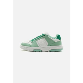 トミーヒルフィガー レディース スニーカー シューズ SKATE - Trainers - jadestone green/ecru