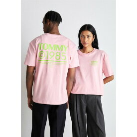 トミーヒルフィガー メンズ Tシャツ トップス POP UNISEX - Print T-shirt - ballet pink