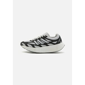 AfB_XIWiX fB[X Xj[J[ V[Y ADIZERO ARUKU UNISEX - Trainers - core black/footwear white/grey one