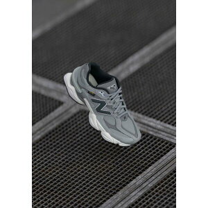 �j���[�o�����X ���f�B�[�X �X�j�[�J�[ �V���[�Y U9060 UNISEX - Trainers - slate grey