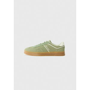 �g�~�[�q���t�B�K�[ �����Y �X�j�[�J�[ �V���[�Y THE GREENWICH - Trainers - aruba green