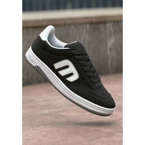 Ggj[Y Y Xj[J[ V[Y LOCUT UNISEX - Skate shoes - black/white