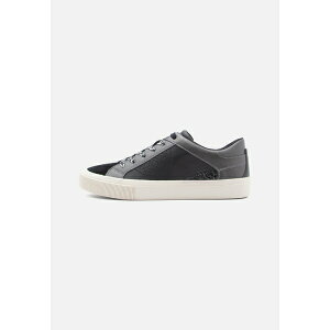 WFIbNX fB[X Xj[J[ V[Y EMMELENY - Trainers - black/silver-coloured