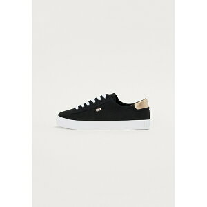 g~[ qtBK[ fB[X Xj[J[ V[Y VULC LACE UP SNEAKER - Trainers - black