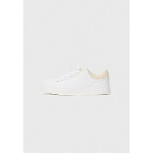 g~[ qtBK[ fB[X Xj[J[ V[Y CASUAL CUPSOLE - Trainers - white/soft cream