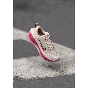 �i�C�L ���f�B�[�X �t�B�b�g�l�X �X�|�[�c VOMERO PLUS - Road running shoes - silt red/bordeaux/sweet beet/desert berry/elemental pink