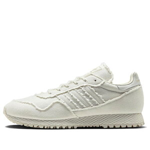 adidas �A�f�B�_�X �����Y �X�j�[�J�[ �yadidas Daniel Arsham x New York 'Chalk White' CM7193�z �T�C�Y US_8(26.0cm)