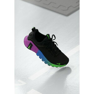 iCL Y T_ V[Y FREE METCON 6 - Training shoe - black/green strike/vivid purple/comet blue